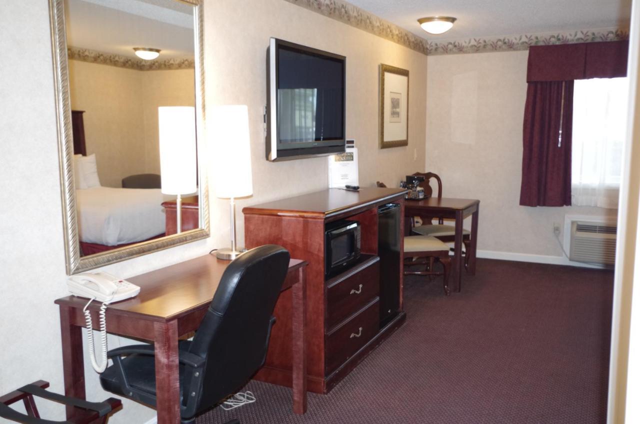 Shiretown Inn & Suites Houlton Εξωτερικό φωτογραφία
