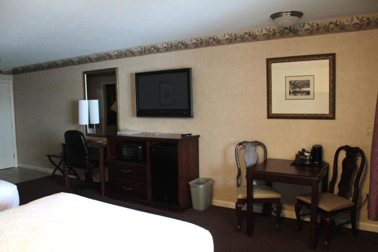 Shiretown Inn & Suites Houlton Εξωτερικό φωτογραφία