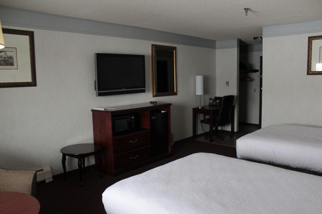 Shiretown Inn & Suites Houlton Εξωτερικό φωτογραφία